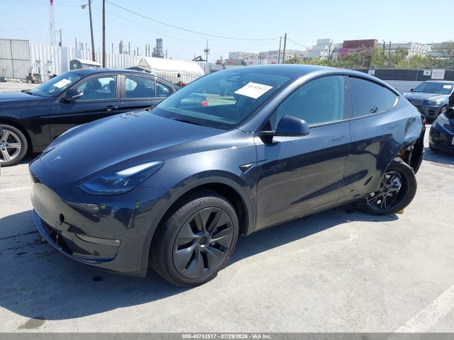 Auction sale of the 2024 Tesla Model Y Long Range Dual Motor All-wheel Drive, vin: 7SAYGDEE4RF209625, lot number: 45752517