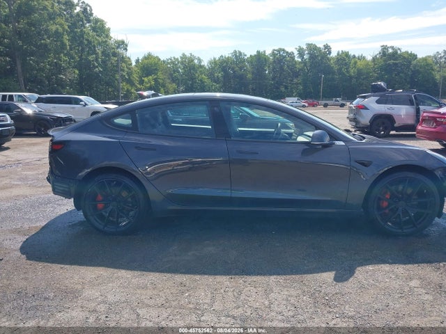 45752562 :رقم المزاد ، 5YJ3E1EB9JF073143 vin ، 2018 Tesla Model 3 Long Range/performance مزاد بيع