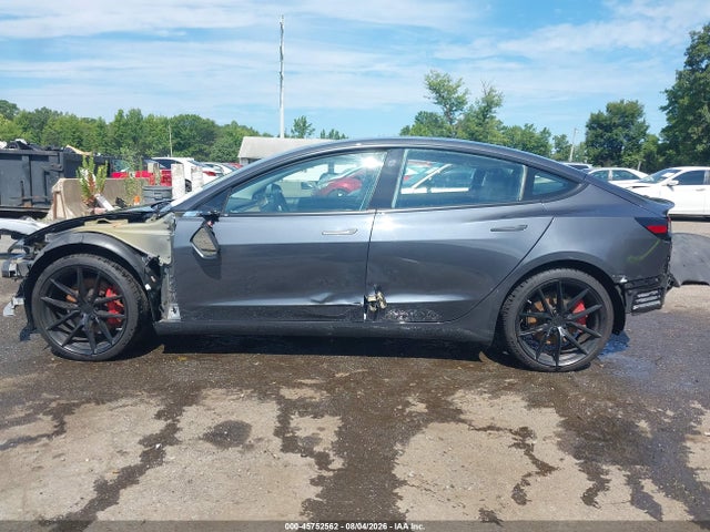 45752562 :رقم المزاد ، 5YJ3E1EB9JF073143 vin ، 2018 Tesla Model 3 Long Range/performance مزاد بيع