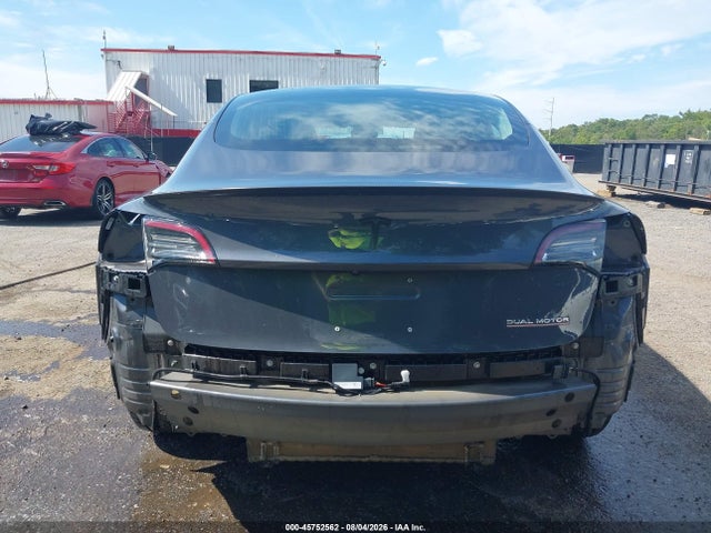 45752562 :رقم المزاد ، 5YJ3E1EB9JF073143 vin ، 2018 Tesla Model 3 Long Range/performance مزاد بيع