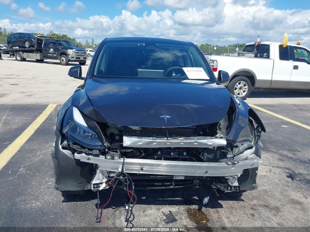 Tesla Model Y 2024 7SAYGDED6RA330144 Image 11