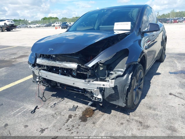 Tesla Model Y 2024 7SAYGDED6RA330144 Image 6