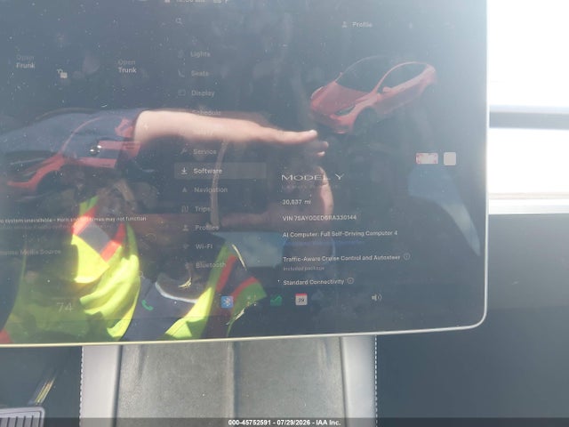 Tesla Model Y 2024 7SAYGDED6RA330144 Image 7