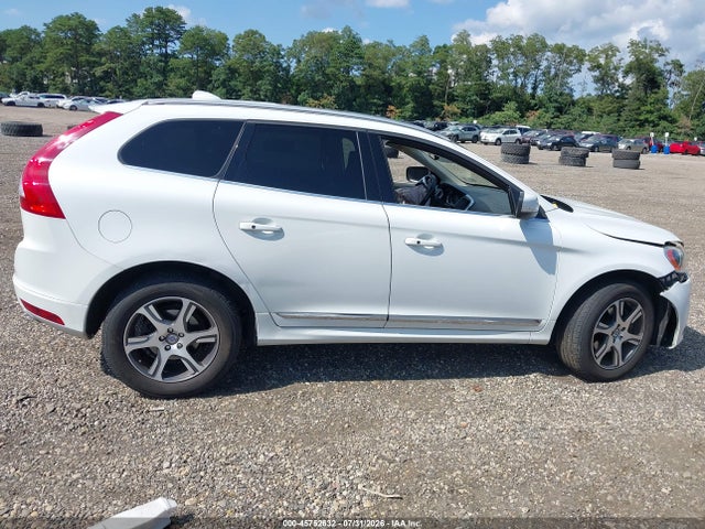 2014 Volvo Xc60 T6 R-design მანქანა იყიდება აუქციონზე, vin: YV4902DZ8E2535291, აუქციონის ნომერი: 45752632