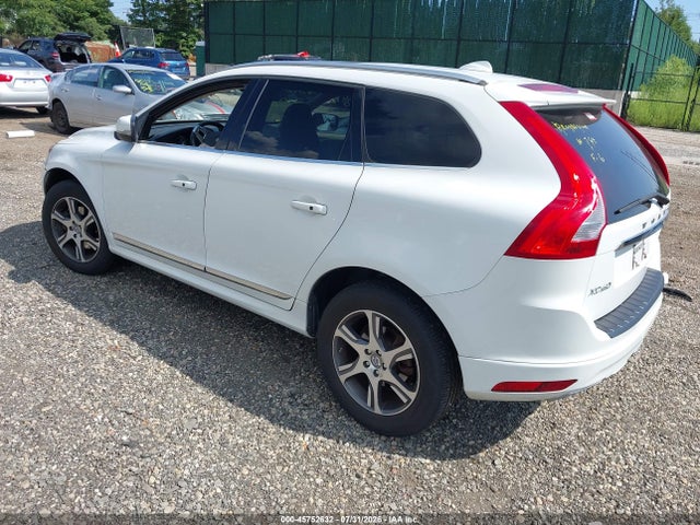 2014 Volvo Xc60 T6 R-design მანქანა იყიდება აუქციონზე, vin: YV4902DZ8E2535291, აუქციონის ნომერი: 45752632