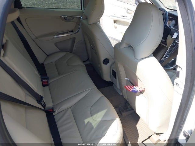 2014 Volvo Xc60 T6 R-design მანქანა იყიდება აუქციონზე, vin: YV4902DZ8E2535291, აუქციონის ნომერი: 45752632