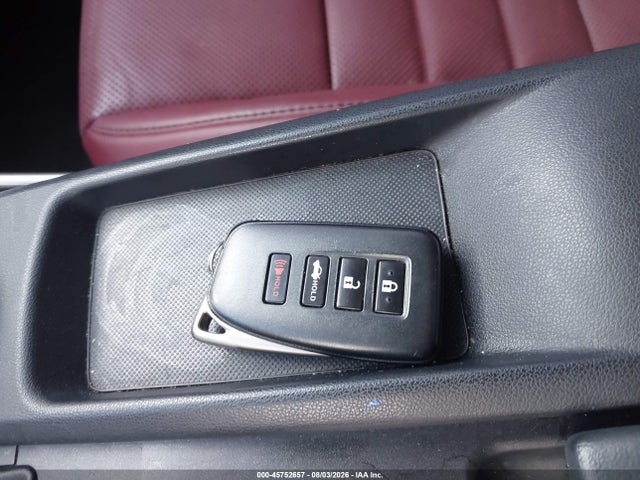 45752657 :رقم المزاد ، JTHBA1D22H5048796 vin ، 2017 Lexus Is 200t مزاد بيع