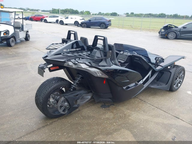 Polaris Slingshot 2018 57XAASFA2J8126710 Image 4