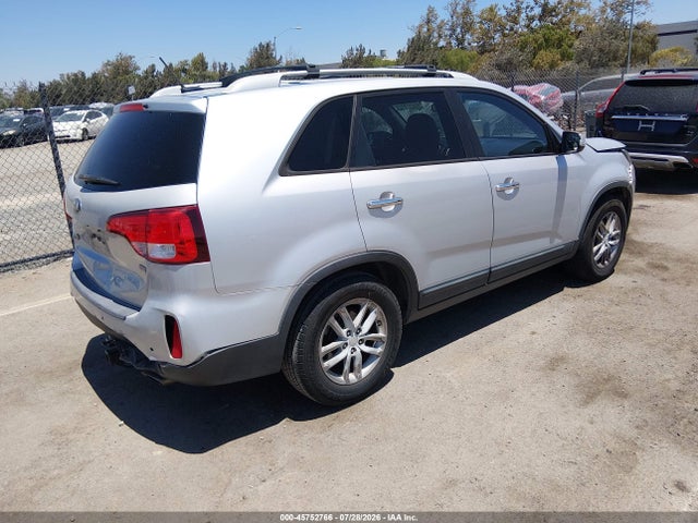KIA Sorento Lx V6 2014 5XYKT4A71EG458473 Image 4
