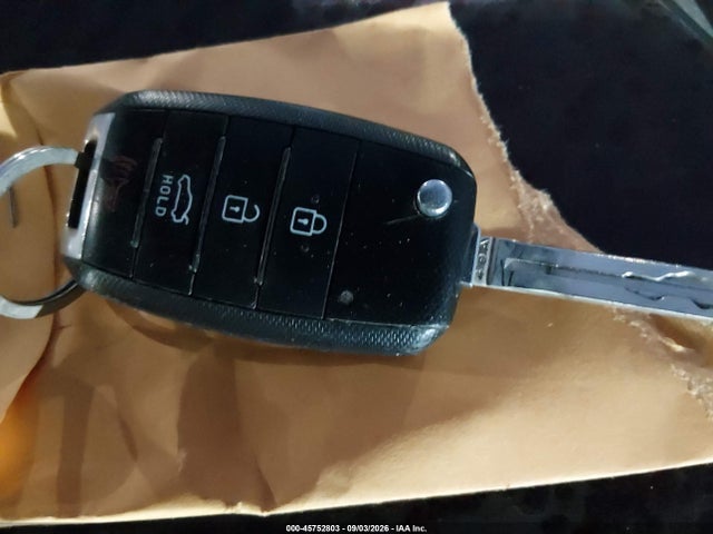5XXGM4A75FG353637 KIA Optima Lx