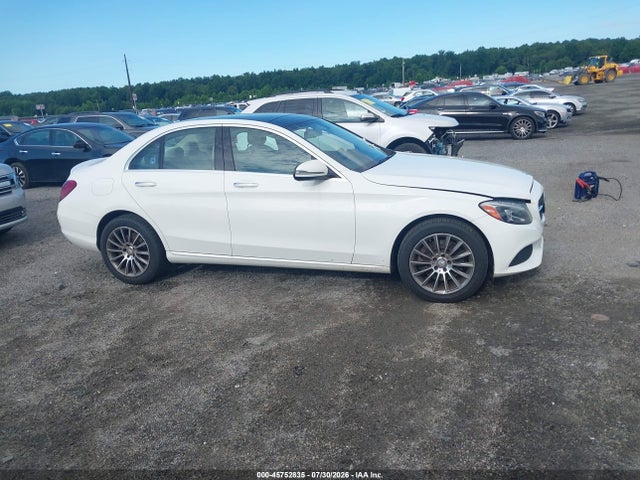 2016 Mercedes-benz C 300 4matic მანქანა იყიდება აუქციონზე, vin: 55SWF4KB4GU101826, აუქციონის ნომერი: 45752835