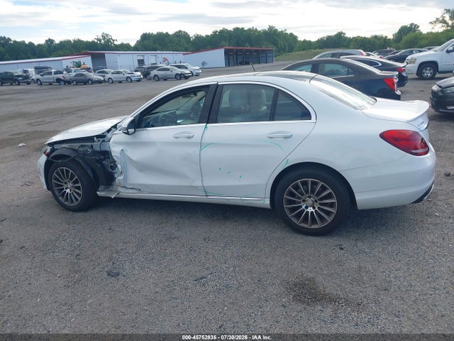 2016 Mercedes-benz C 300 4matic მანქანა იყიდება აუქციონზე, vin: 55SWF4KB4GU101826, აუქციონის ნომერი: 45752835