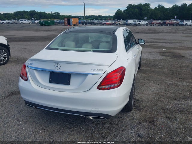2016 Mercedes-benz C 300 4matic მანქანა იყიდება აუქციონზე, vin: 55SWF4KB4GU101826, აუქციონის ნომერი: 45752835