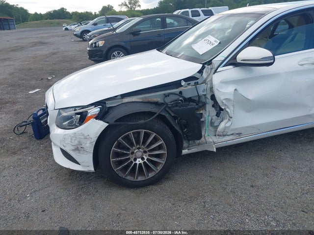 2016 Mercedes-benz C 300 4matic მანქანა იყიდება აუქციონზე, vin: 55SWF4KB4GU101826, აუქციონის ნომერი: 45752835