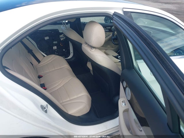 2016 Mercedes-benz C 300 4matic მანქანა იყიდება აუქციონზე, vin: 55SWF4KB4GU101826, აუქციონის ნომერი: 45752835