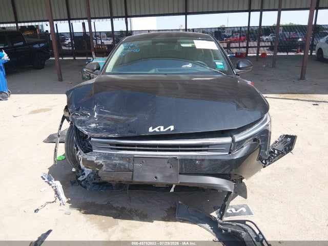 2025 Kia K4 Lxs მანქანა იყიდება აუქციონზე, vin: 3KPFT4DE6SE016812, აუქციონის ნომერი: 45752853