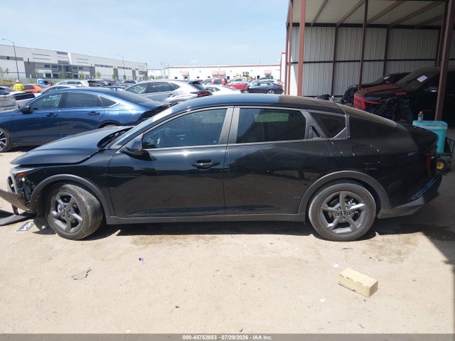 2025 Kia K4 Lxs მანქანა იყიდება აუქციონზე, vin: 3KPFT4DE6SE016812, აუქციონის ნომერი: 45752853