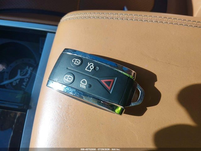 Продаж на аукціоні авто 2012 Jaguar Xf Portfolio, vin: SAJWA0HB7CLS28272, номер лоту: 45752858