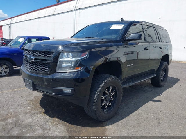 Chevrolet Tahoe Lt 2017 1GNSKBKC7HR276339 Image 2