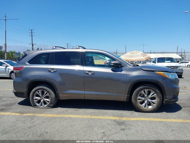 Toyota Highlander Le Plus V6 2015 5TDZKRFH5FS050207 Image 14