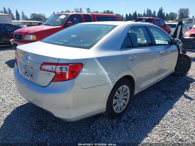 45752913 :رقم المزاد ، 4T4BF1FKXDR295355 vin ، 2013 Toyota Camry Le مزاد بيع