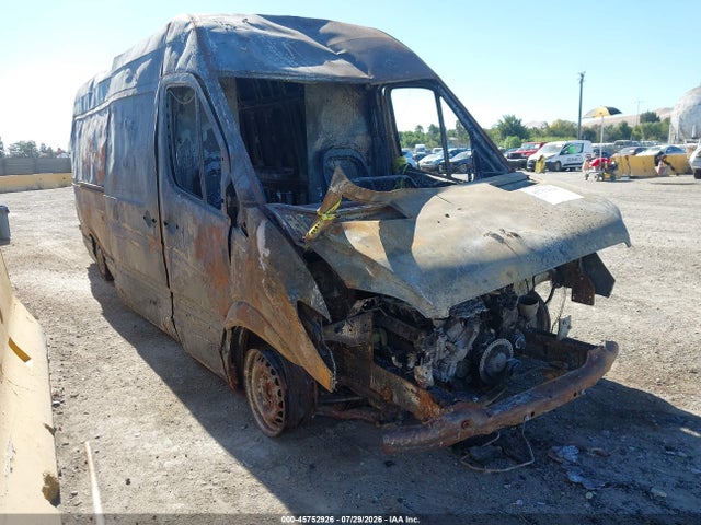 45752926 :رقم المزاد ، WD3PE8CC1A5424290 vin ، 2010 Mercedes-benz Sprinter Van 2500 High Roof مزاد بيع