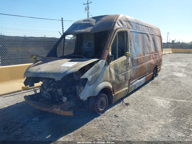 45752926 :رقم المزاد ، WD3PE8CC1A5424290 vin ، 2010 Mercedes-benz Sprinter Van 2500 High Roof مزاد بيع