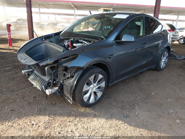 Tesla Model Y 2023 7SAYGAEE2PF915634 Image 2