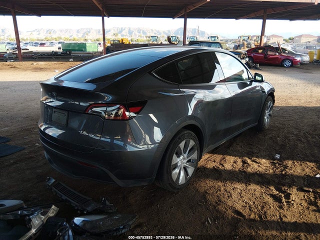 Tesla Model Y 2023 7SAYGAEE2PF915634 Image 4