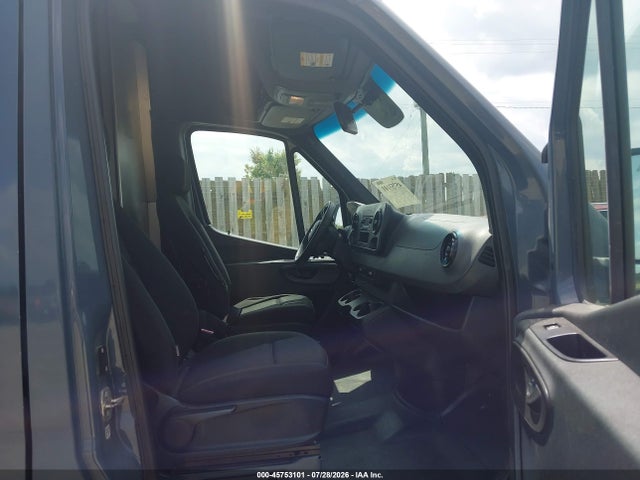 45753101 :رقم المزاد ، WD4PF0CD7KP092851 vin ، 2019 Mercedes-benz Sprinter 2500 High Roof V6 مزاد بيع