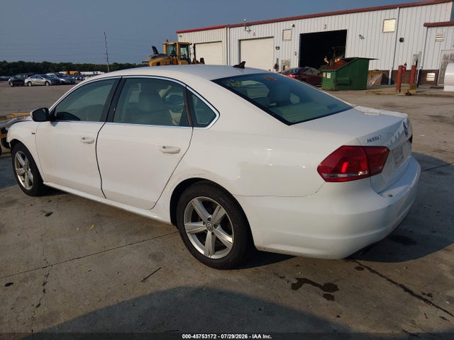 2015 Volkswagen Passat 1.8t Limited Edition მანქანა იყიდება აუქციონზე, vin: 1VWAS7A30FC112771, აუქციონის ნომერი: 45753172