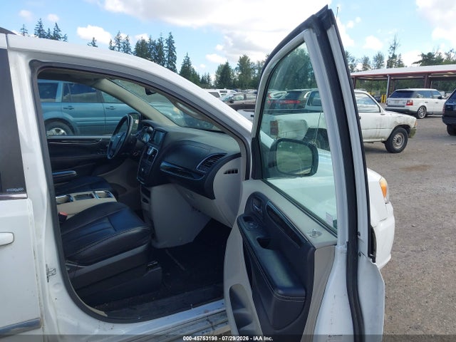 2C4RC1BG7ER211627 Chrysler Town &amp; Country Touring