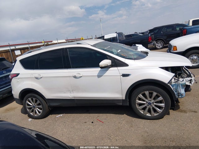 45753223 :رقم المزاد ، 1FMCU9J97HUA32222 vin ، 2017 Ford Escape Titanium مزاد بيع