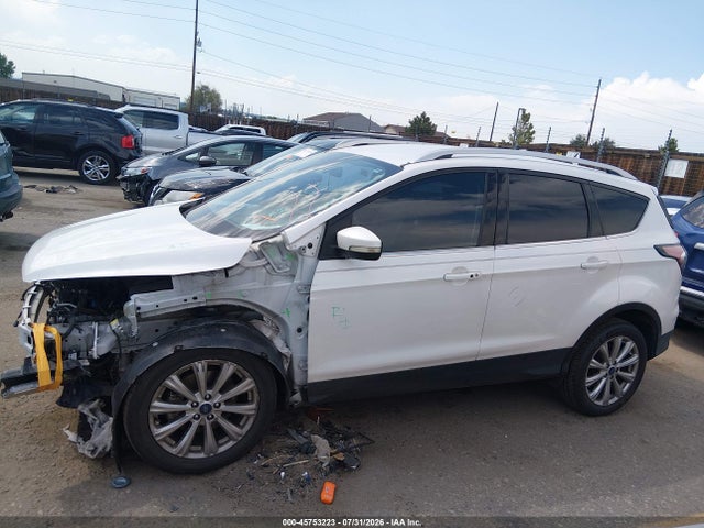 45753223 :رقم المزاد ، 1FMCU9J97HUA32222 vin ، 2017 Ford Escape Titanium مزاد بيع