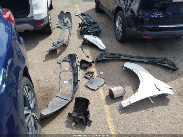 45753223 :رقم المزاد ، 1FMCU9J97HUA32222 vin ، 2017 Ford Escape Titanium مزاد بيع