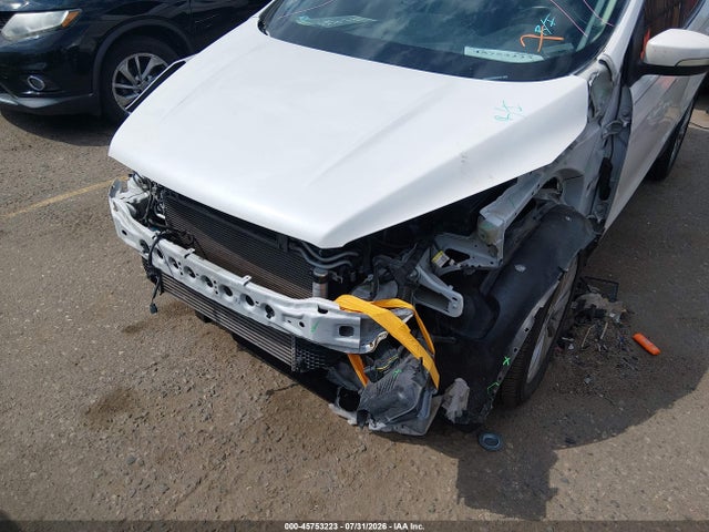 45753223 :رقم المزاد ، 1FMCU9J97HUA32222 vin ، 2017 Ford Escape Titanium مزاد بيع