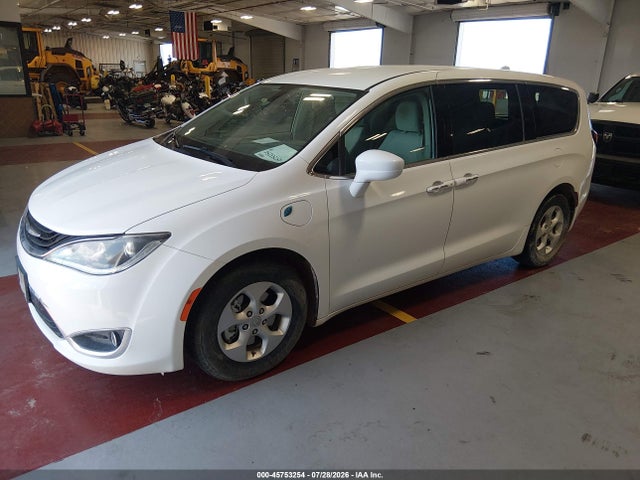 Chrysler Pacifica Hybrid Touring Plus 2018 2C4RC1H73JR289727 Image 2