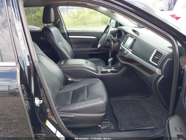 Продажа на аукционе авто 2016 Toyota Highlander Xle V6, vin: 5TDJKRFH3GS504016, номер лота: 45753442