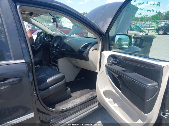 45753443 :رقم المزاد ، 2C4RC1BG8GR147875 vin ، 2016 Chrysler Town & Country Touring مزاد بيع