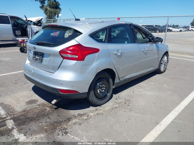 Ford Focus Titanium 2018 1FADP3N29JL314194 Image 4