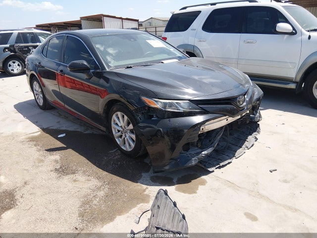 Продажа на аукционе авто 2020 Toyota Camry Le, vin: 4T1C11AK9LU317302, номер лота: 45753501