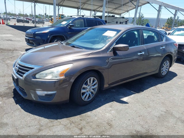Nissan Altima 2.5 S 2015 1N4AL3AP6FC162043 Image 2