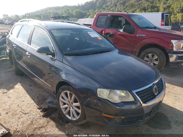 45753646 :رقم المزاد ، WVWXL7AN4AE028395 vin ، 2010 Volkswagen Passat Komfort مزاد بيع