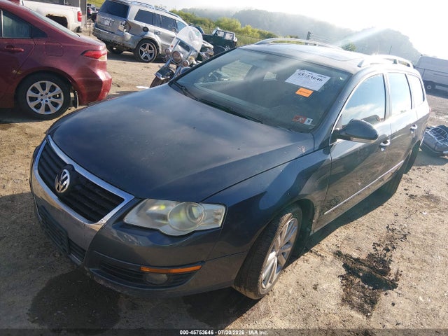 45753646 :رقم المزاد ، WVWXL7AN4AE028395 vin ، 2010 Volkswagen Passat Komfort مزاد بيع