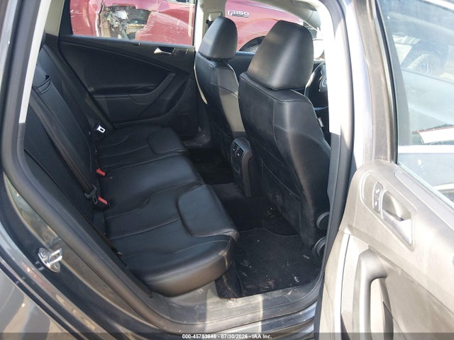 45753646 :رقم المزاد ، WVWXL7AN4AE028395 vin ، 2010 Volkswagen Passat Komfort مزاد بيع