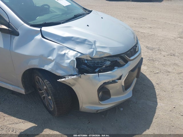 Chevrolet Sonic Lt Auto 2019 1G1JD6SBXK4109032 Image 17