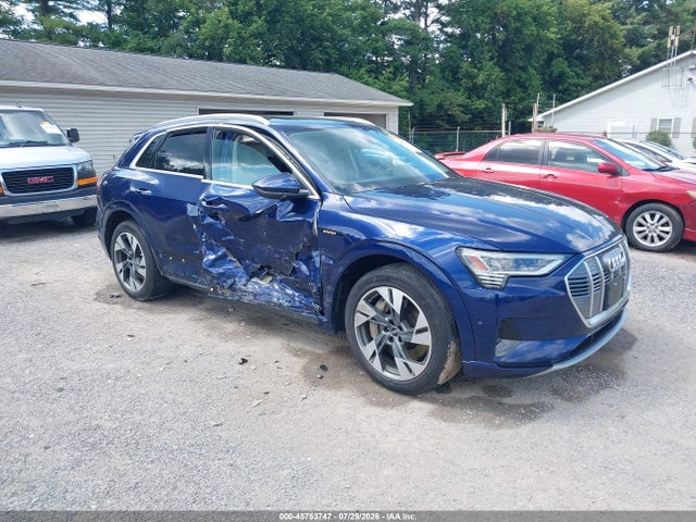 45753747 :رقم المزاد ، WA1VAAGE4MB016135 vin ، 2021 Audi E-tron Prestige Quattro مزاد بيع