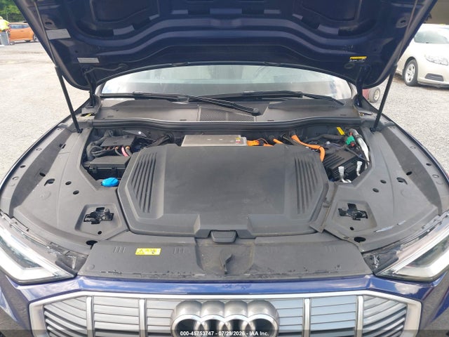 45753747 :رقم المزاد ، WA1VAAGE4MB016135 vin ، 2021 Audi E-tron Prestige Quattro مزاد بيع