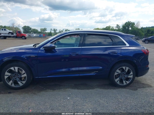 45753747 :رقم المزاد ، WA1VAAGE4MB016135 vin ، 2021 Audi E-tron Prestige Quattro مزاد بيع