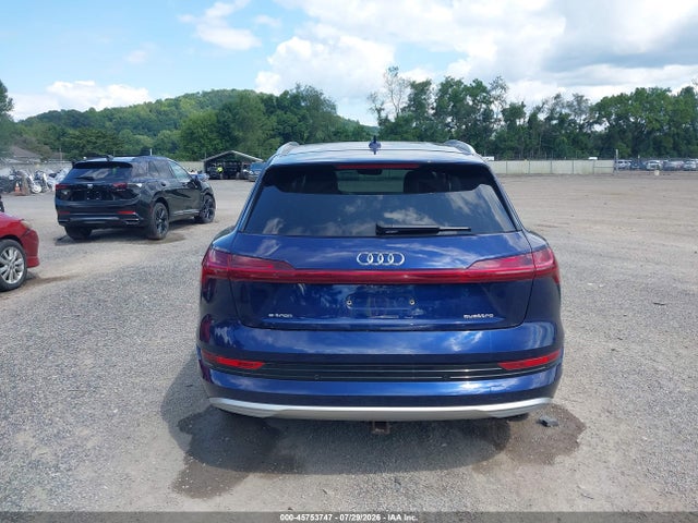 45753747 :رقم المزاد ، WA1VAAGE4MB016135 vin ، 2021 Audi E-tron Prestige Quattro مزاد بيع